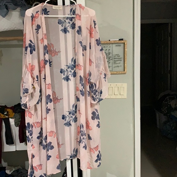 Other - Pink and navy sheet kimono Saints&Hearts plus